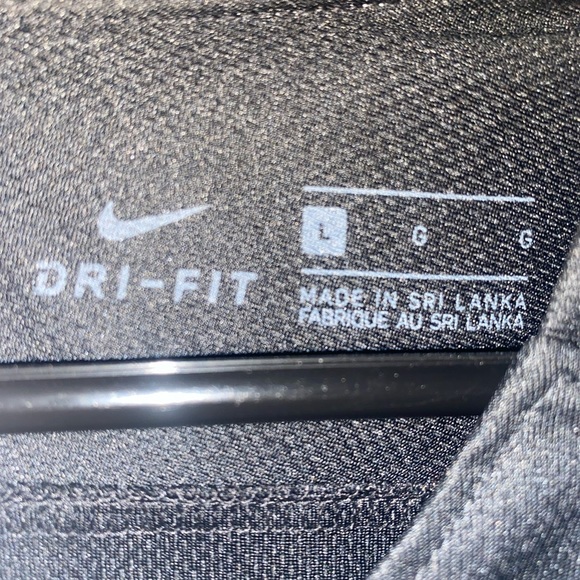 Women’s Nike Dri-Fit tee. NWT Large - Picture 3 of 5